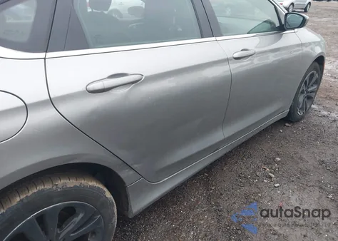 2016 Chrysler 200 Limited z USA, uszkodzony, nr VIN 1C3CCCAB0GN177123